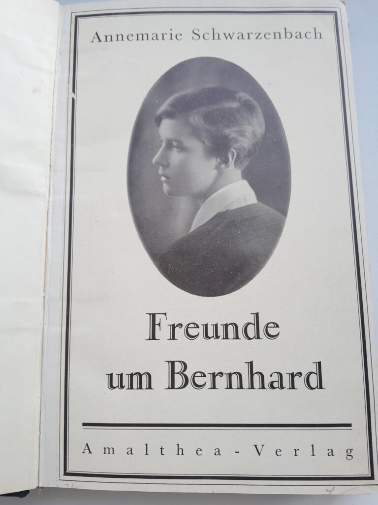 Cover mit Foto von Annemarie Schwarzenbach vom Romandebüt Freunde um Bernhard